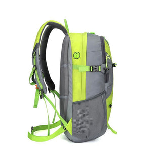 Side view of the Reflektor35 Reflective backpack